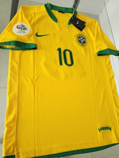 Camiseta Nike Brasil Retro Titular 2006 Ronaldinho #10 - Roda Indumentaria