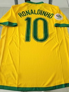 Camiseta Nike Brasil Retro Titular 2006 Ronaldinho #10