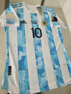 Camiseta adidas Argentina Titular 2021 2022 HeatRdy Match #10 Messi Parches Copa America + Matchday Final vs Brasil en internet