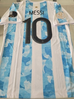 Camiseta adidas Argentina Titular 2021 2022 HeatRdy Match #10 Messi Parches Copa America + Matchday Final vs Brasil - tienda online