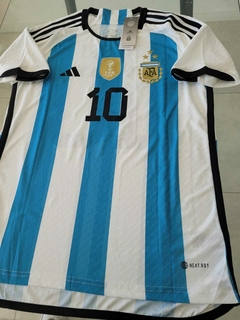 Camiseta adidas Argentina HeatRdy Titular Parche Campeon Messi 10 2022 2023 3 Estrellas - comprar online