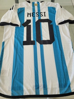 Camiseta adidas Argentina HeatRdy Titular Parche Campeon Messi 10 2022 2023 3 Estrellas - Roda Indumentaria