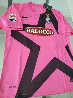Camiseta Nike Juventus Retro Rosa Suplente Pirlo #21 2011 2012 - Roda Indumentaria
