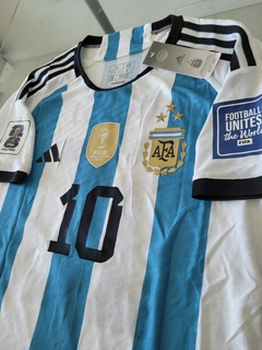 Camiseta adidas Argentina HeatRdy Titular Parche Campeon Messi 10 2022 2023 3 Estrellas + Eliminatorias - tienda online