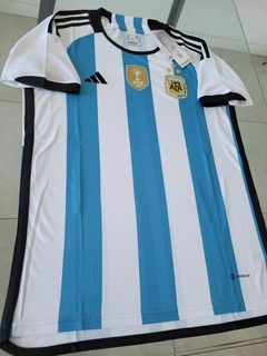 Camiseta adidas Argentina Titular 2022 2023 3 Estrellas Parche Campeon Qatar #RODAINDUMENTARIA en internet