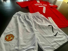 Kit Niño Camiseta + Short Nike Retro Manchester United Titular Ronaldo 7 2007 2008 - Roda Indumentaria
