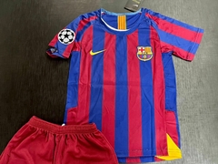 Kit Niño Camiseta + Short Nike Retro Barcelona Titular Ronaldinho 10 2006 - tienda online