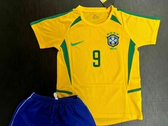Kit Niño Camiseta + Short Nike Retro Brasil Titular Ronaldo 9 2002 - comprar online