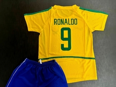 Kit Niño Camiseta + Short Nike Retro Brasil Titular Ronaldo 9 2002 - tienda online