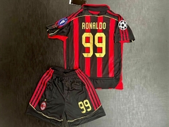 Kit Niño Camiseta + Short Adidas Retro Milan Titular Ronaldo 99 2006 - Roda Indumentaria