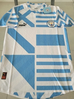 Camiseta Puma Manchester City Prematch Blanca y Celeste 2023 2024