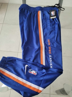 Pantalon Entrenamiento Nike New York Knicks NBA Azul y Naraja 2023 2024 Entrenamiento #RODAINDUMENTARIA - comprar online