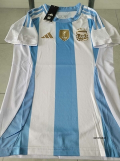Camiseta adidas Argentina Mujer Titular 2024 2025 Parche Campeon 3 estrellas