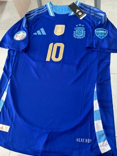 Camiseta adidas Argentina HeatRdy Suplente Azul Messi 10 Parche Campeon 2024 2025 3 Estrellas Match Parches Copa America #RODAINDUMENTARIA - comprar online