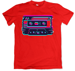 Remera retro cassette glitch roja