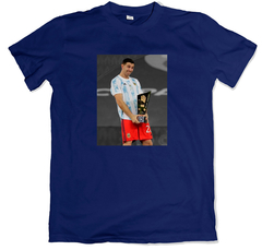 Dibu Martinez Mejor Arquero - Remera - comprar online