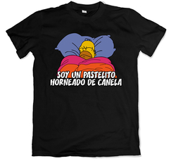 Homero Pastelito Horneado de Canela - Remera