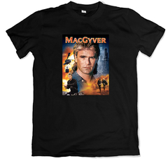 Remera cine y series mac gyber negra