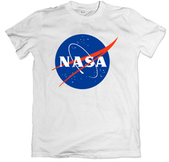 Remera sociedad nasa logo blanca