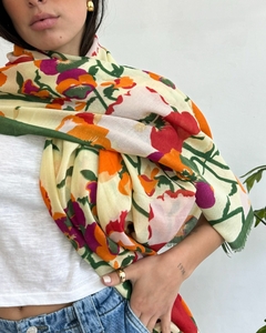 PASHMINA AMPLIA FLORES (8641) en internet