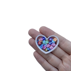 Aplique Coração Acrílico Branco Confete Letrinhas - 2 unidades - comprar online