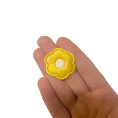 Aplique Flor de Linha Redonda Amarela (3cm) - 2 unidades - comprar online