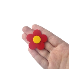 Aplique Flor Redondinha Vermelha Miolo Amarelo Acrilíco G - 2 unidades - comprar online