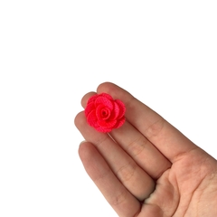 Aplique Flor De Tecido Rosa Neon (3cm) - 5 unidades - ApliqueMe | Apliques incríveis para seu artesanato!