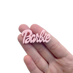 Aplique Palavra Barbie Rosa Claro Acrílico (4cm) - 2 unidades - comprar online