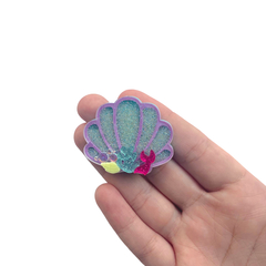 Aplique Concha Do Mar Lilás Com Recheio Glitter Detalhes Acrílico (4cm) - 2 unidades - comprar online