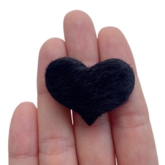 Aplique Coração Pelinhos Pequeno Preto (3cm) - 2 unidades - comprar online