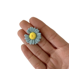 Aplique Flor Margarida Bem-Me-Quer Azul e Amarelo (2.5cm) - 2 unidades - comprar online