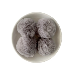 Pompom Pelinho Liso Cinza (4.0cm)