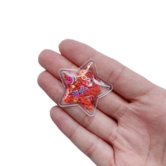 Aplique Estrela Plástico Pequena com Círculos Vazados Vermelho Melancia e Frutinhas 