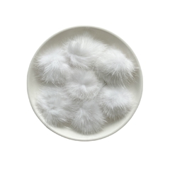 Pompom Pelinho Pequeno Metade Branco 