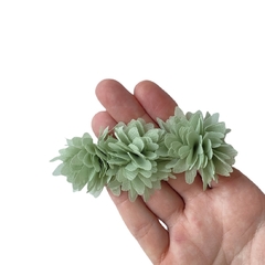 Aplique Flor Tripla Voal Verde Musgo (6.5cm) - 2 unidades - comprar online
