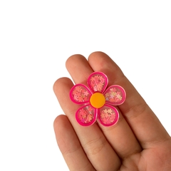 Aplique Flor Pink com Recheio Miolo Amarelo Acrílico - 2 unidades - comprar online