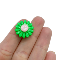 Aplique Florzinha Mini Verde Miolo Rosa - 5 unidades - comprar online