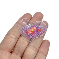 Aplique Coração Plástico Pequeno com Cristais Lilás e Morangos - 2 unidades - comprar online