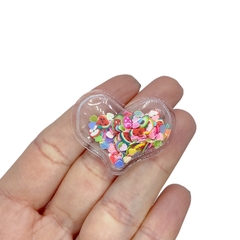 Aplique Coração Plástico Pequeno com Corações Coloridos e Frutinhas - 2 unidades - comprar online