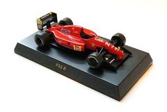 Miniatura Ferrari F92A #27 F1 - J. Alesi 1992 - 1/64 Kyosho