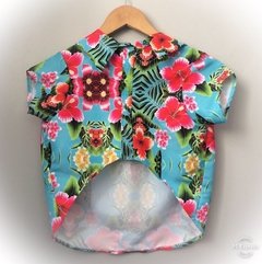 Camisa Estilo Havaiano Cor Turquesa com Hibiscos. Escolha seu tamanho.