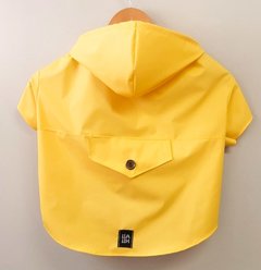 Capa de chuva amarela