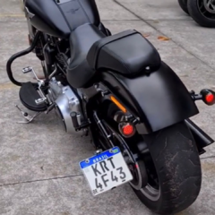 Suporte de Placa Lateral Harley Davidson - Softail / Breakout 2018+ - Guerra Custom Design