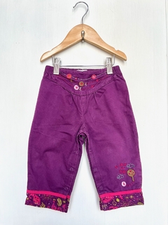 18m | La Compagnie des Petits | pantalon gabardina forrado violeta bordados broches entrepierna