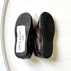 24 | Magdalena Espósito | Zapatos de cuero marrones con cordones. Suela de goma - comprar online