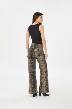 WIDE LEG RIGIDO ESTAMPA VIBORA - CABO - comprar online