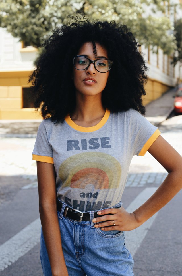 Camiseta Feminina Ringer Rise and Shine