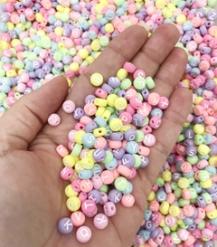 Miçanga de letra Candy Color (20 gramas)