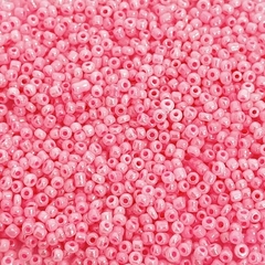Miçanga de vidro rosa chiclete perolado (50 gramas)